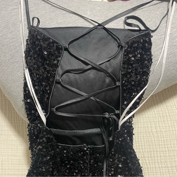 NEW YEARS EVE DRESS - Black sequin dress with corset style back. - Picture 4 of 10